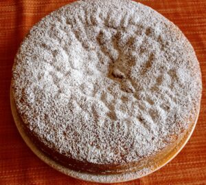 torta morbida gocce di cioccolato con aggiunta di zucchero a velo